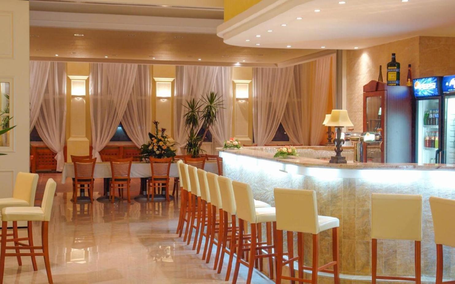 Hotel Bila Ruze Piosek Zewnętrze zdjęcie