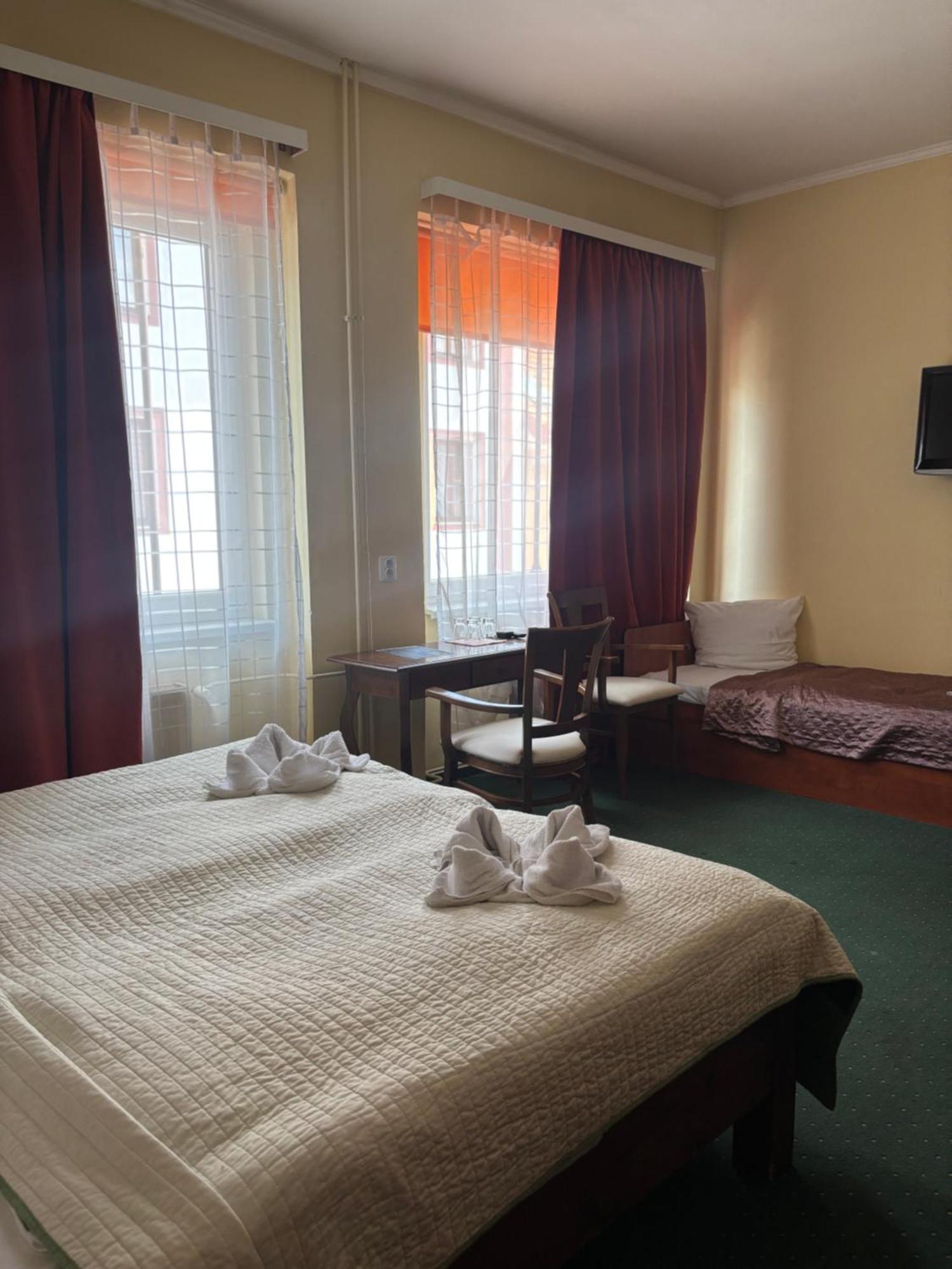 Hotel Bila Ruze Piosek Zewnętrze zdjęcie