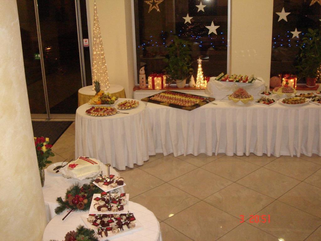 Hotel Bila Ruze Piosek Zewnętrze zdjęcie