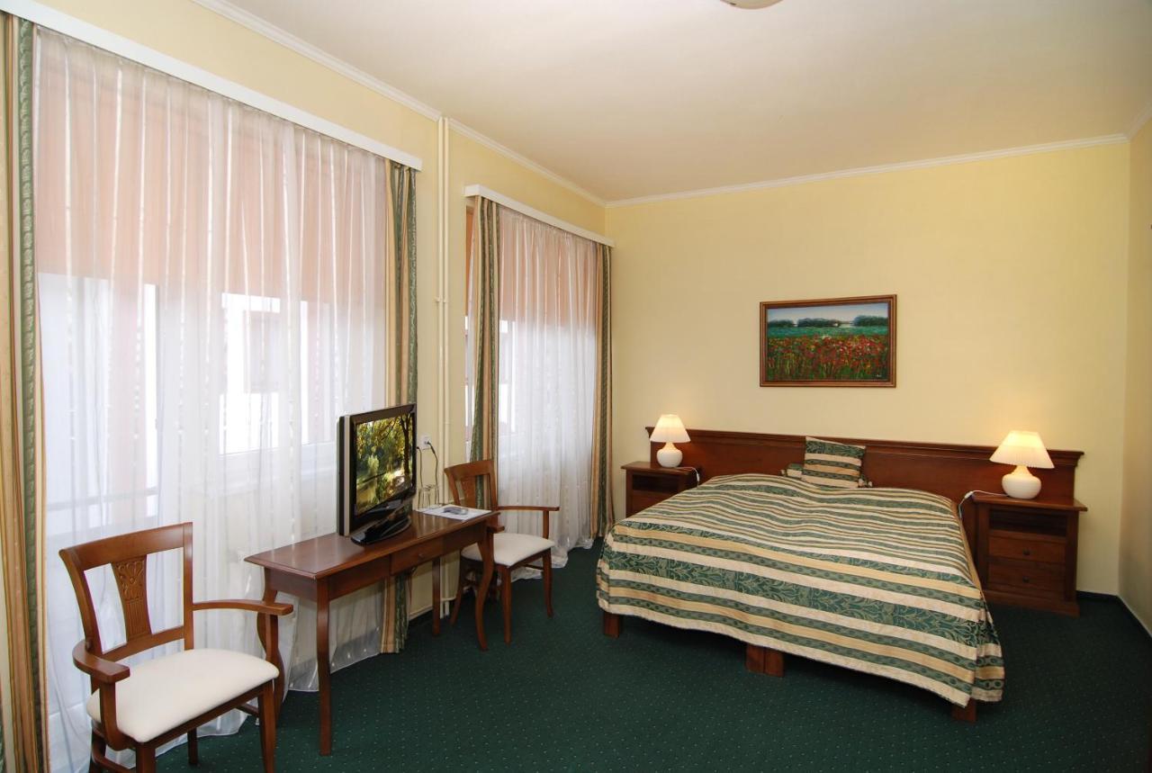 Hotel Bila Ruze Piosek Zewnętrze zdjęcie