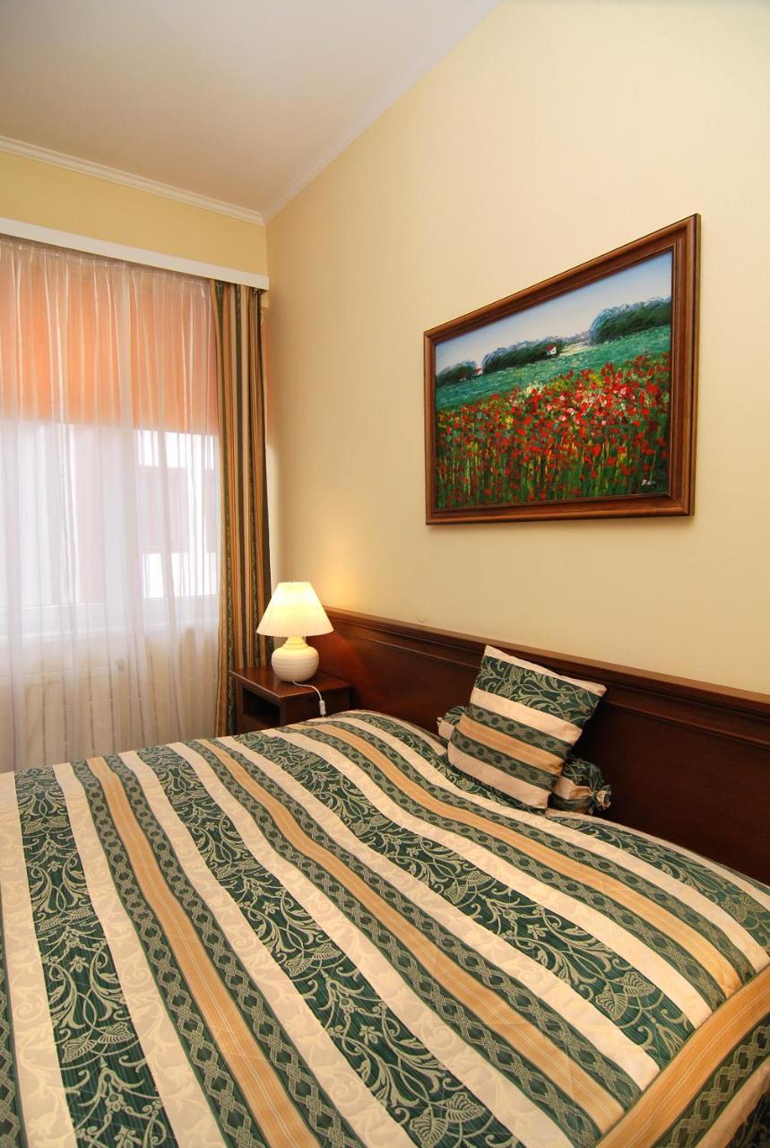 Hotel Bila Ruze Piosek Zewnętrze zdjęcie