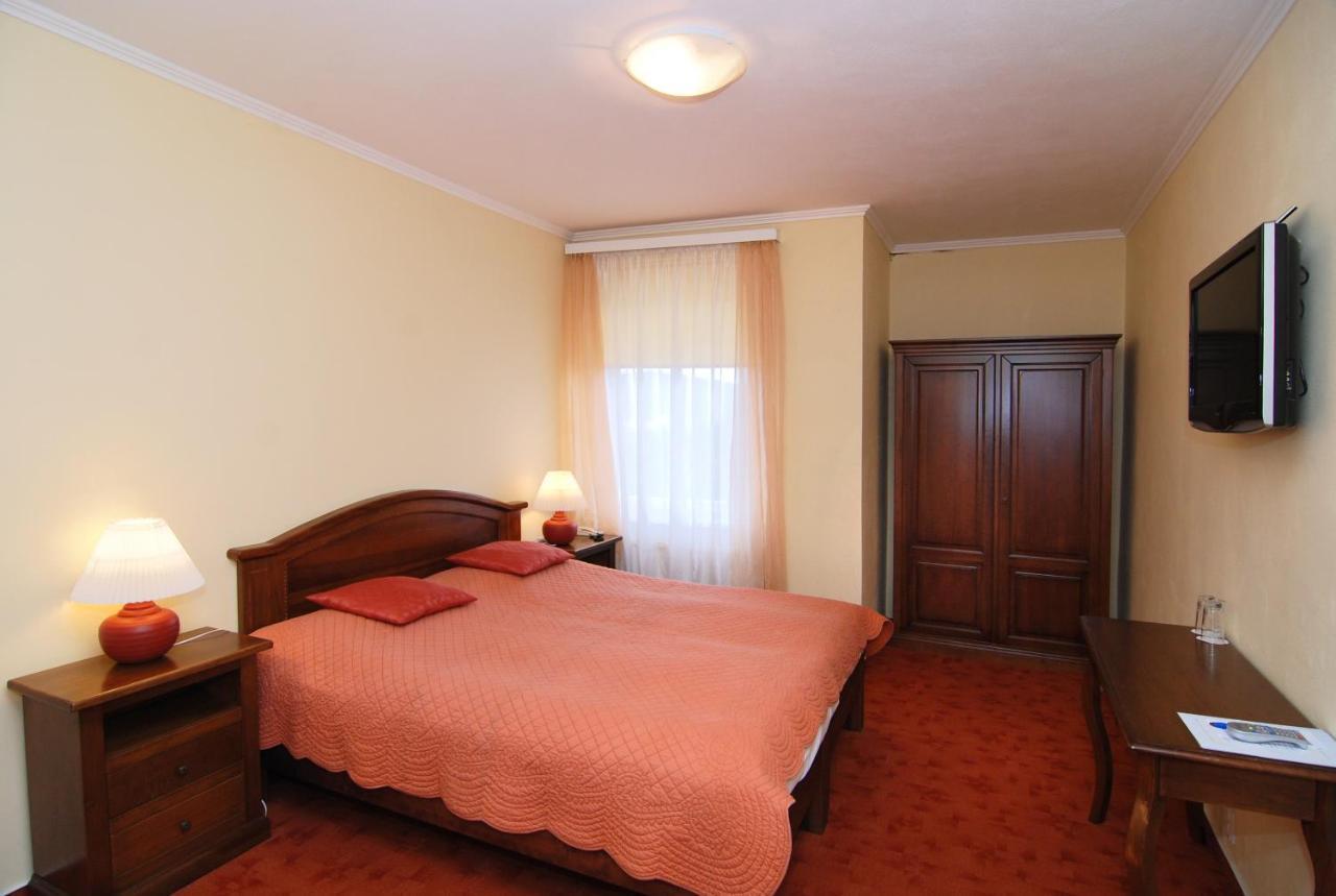 Hotel Bila Ruze Piosek Zewnętrze zdjęcie