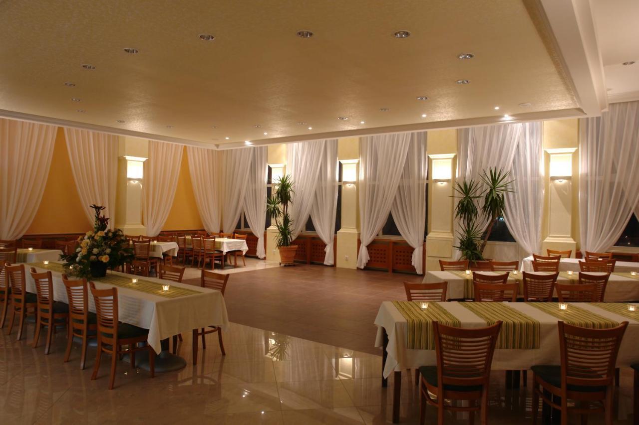 Hotel Bila Ruze Piosek Zewnętrze zdjęcie