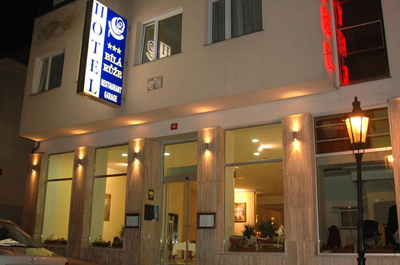 Hotel Bila Ruze Piosek Zewnętrze zdjęcie