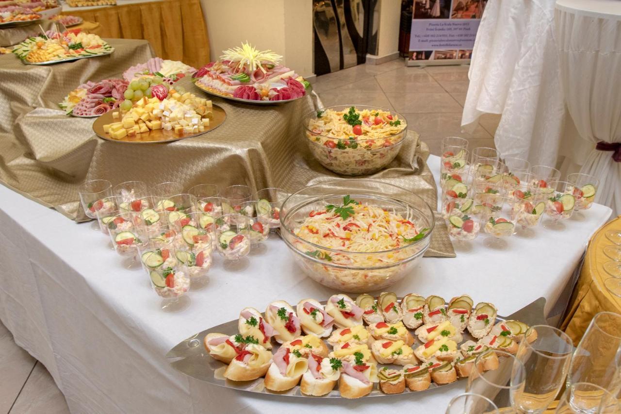 Hotel Bila Ruze Piosek Zewnętrze zdjęcie